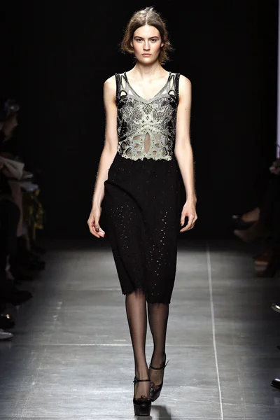 Look 27